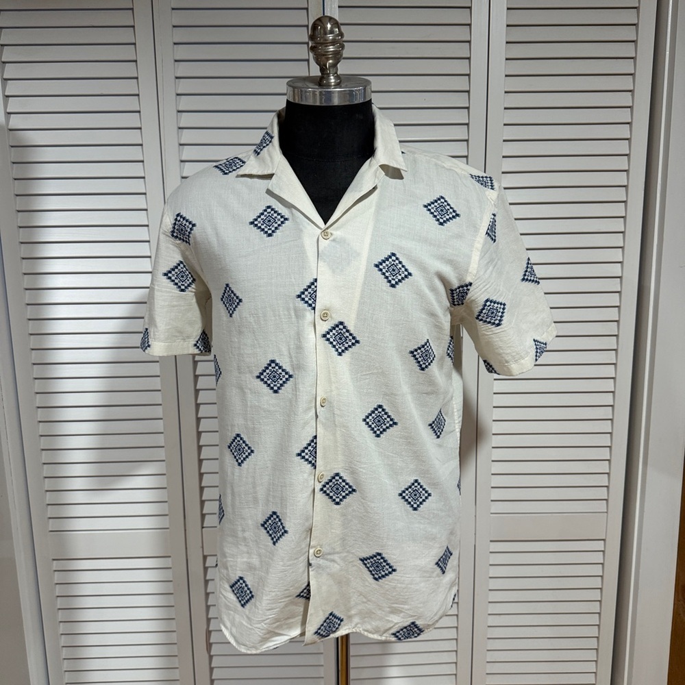 Zara Cream Short-Sleeve Button-Down with Navy Geometric Print